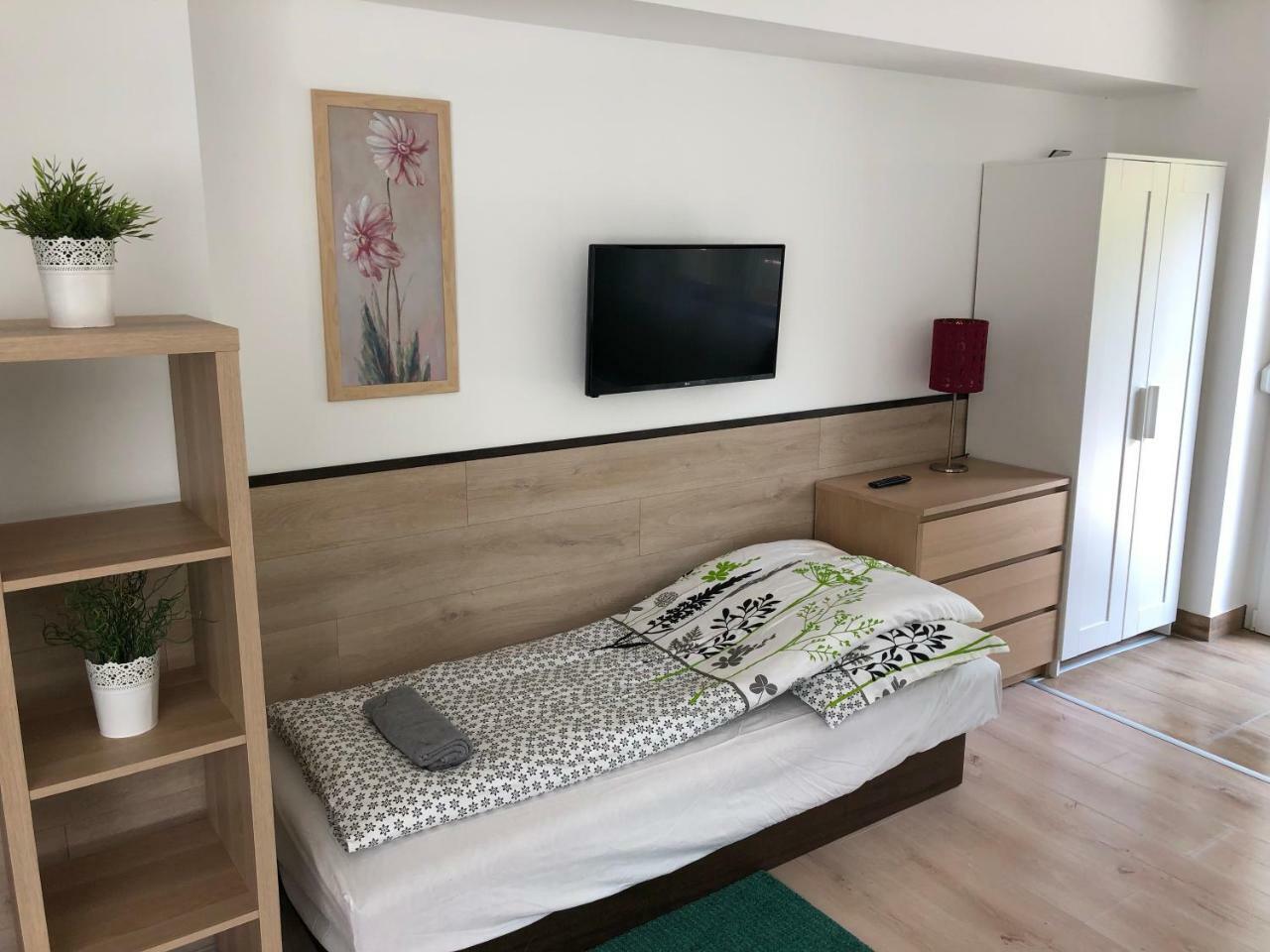 Juno Apartman Vendeghaz Мисколк Екстериор снимка