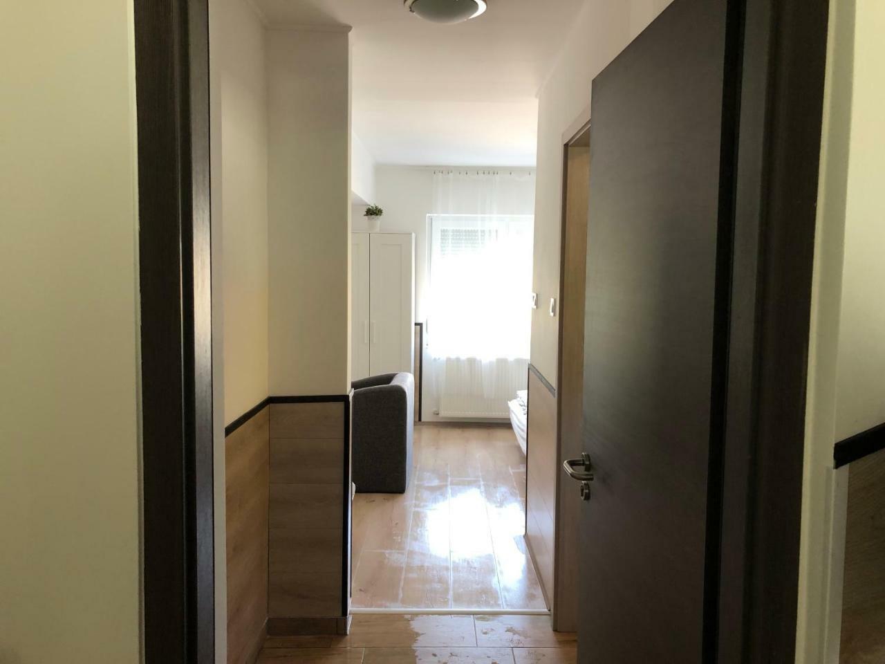 Juno Apartman Vendeghaz Мисколк Екстериор снимка